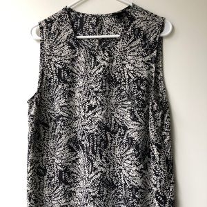Sleeveless b&w floral suiting blouse